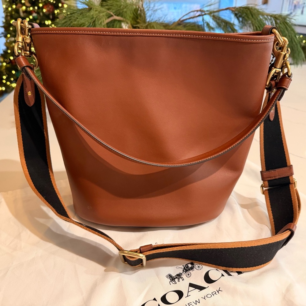 Coach Dakota Saddle Medium Bucket Tote Leather Shoulder Bag with Gold Accents